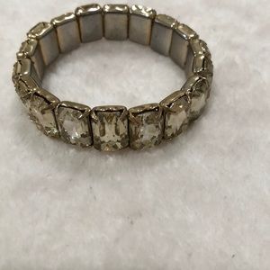 Bracelet gold color no tags